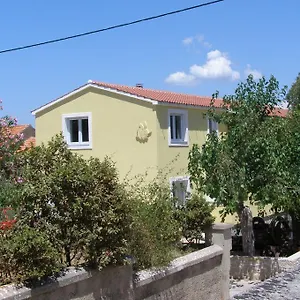  Apartment Buturic