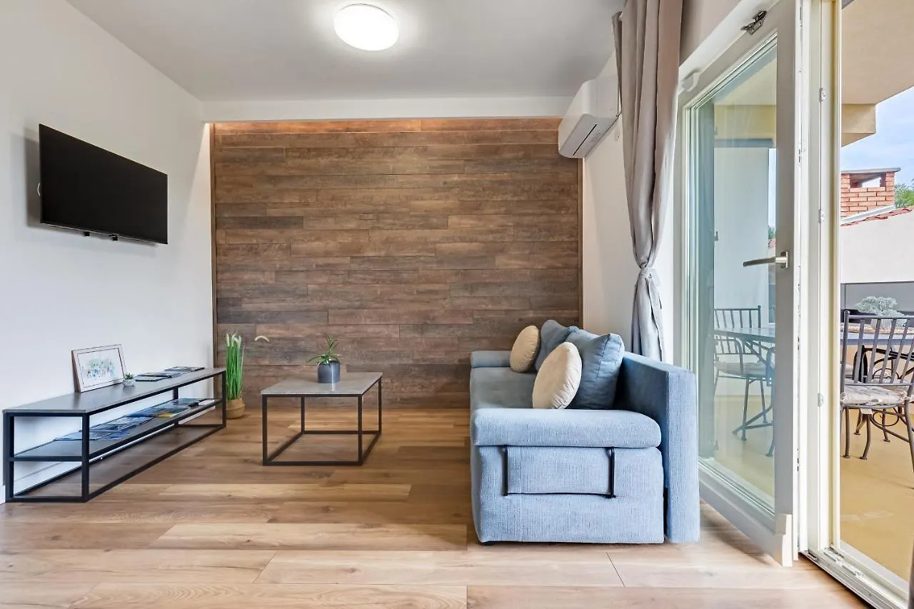 Teona Luxury Apartment With Terrace Sali 0*,