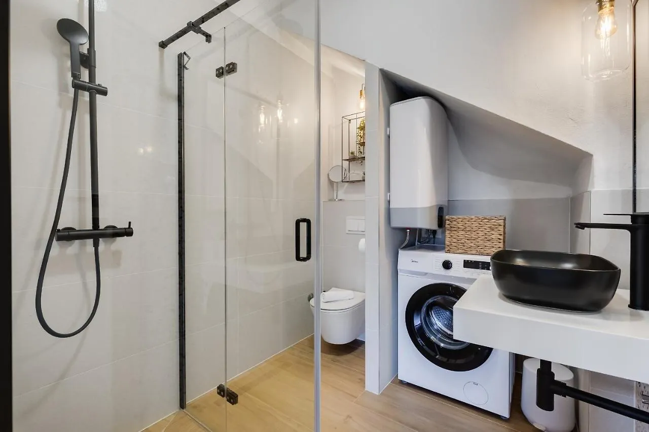 Teona Luxury Apartment With Terrace Sali