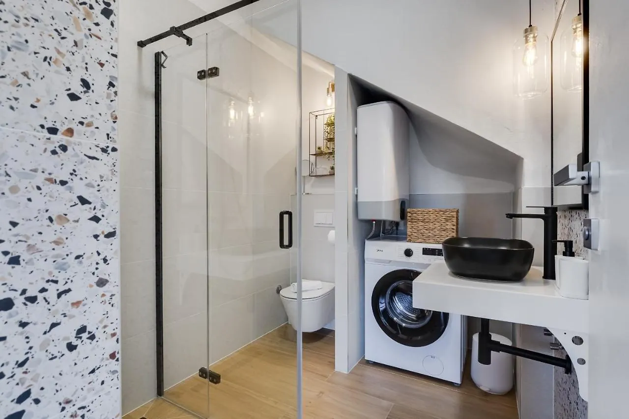 Teona Luxury Apartment With Terrace Sali